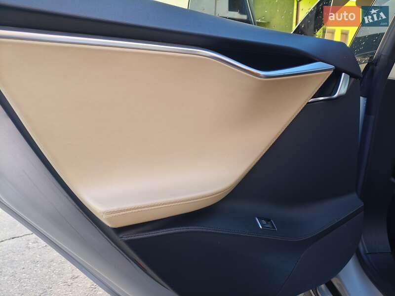 Лифтбек Tesla Model S 2013 в Ивано-Франковске фото 12 Лифтбек Tesla Model S 2013 в Ивано-Франковске