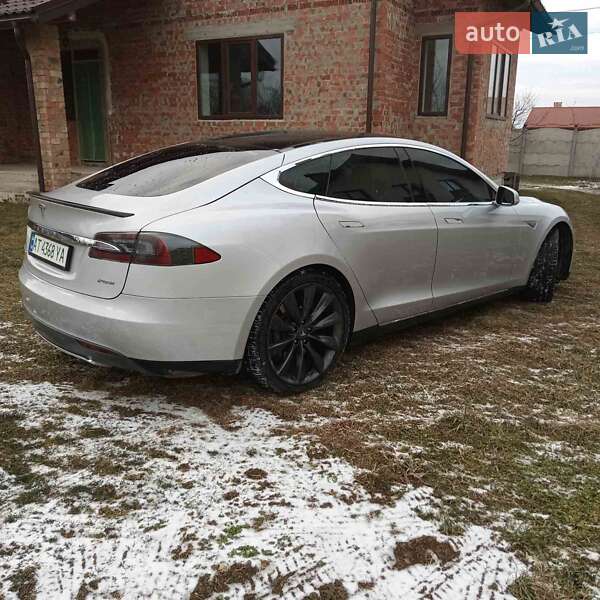 Лифтбек Tesla Model S 2013 в Ивано-Франковске фото 31 Лифтбек Tesla Model S 2013 в Ивано-Франковске