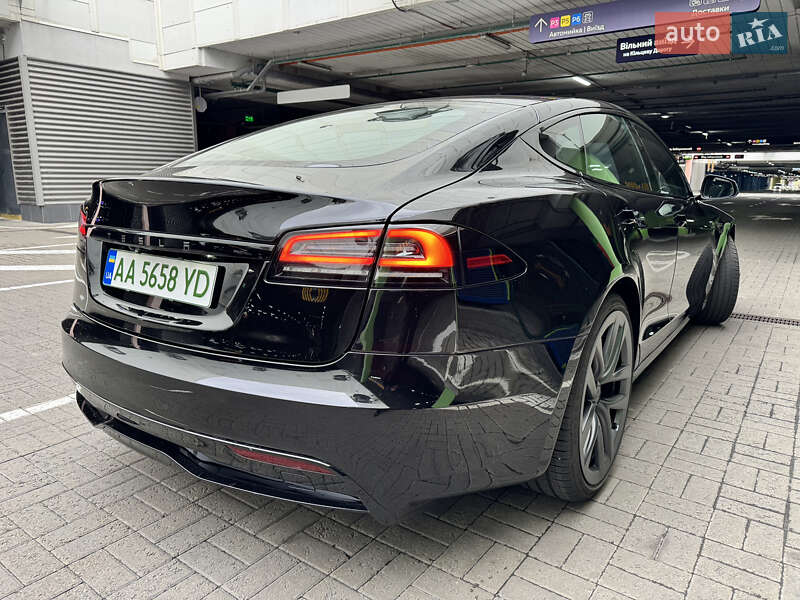 Лифтбек Tesla Model S 2024 в Киеве