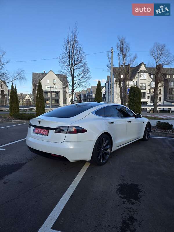 Лифтбек Tesla Model S 2017 в Киеве фото 6 Лифтбек Tesla Model S 2017 в Киеве