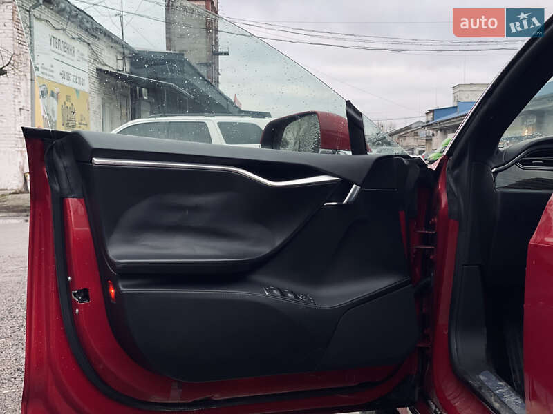 Лифтбек Tesla Model S 2016 в Львове фото 14 Лифтбек Tesla Model S 2016 в Львове