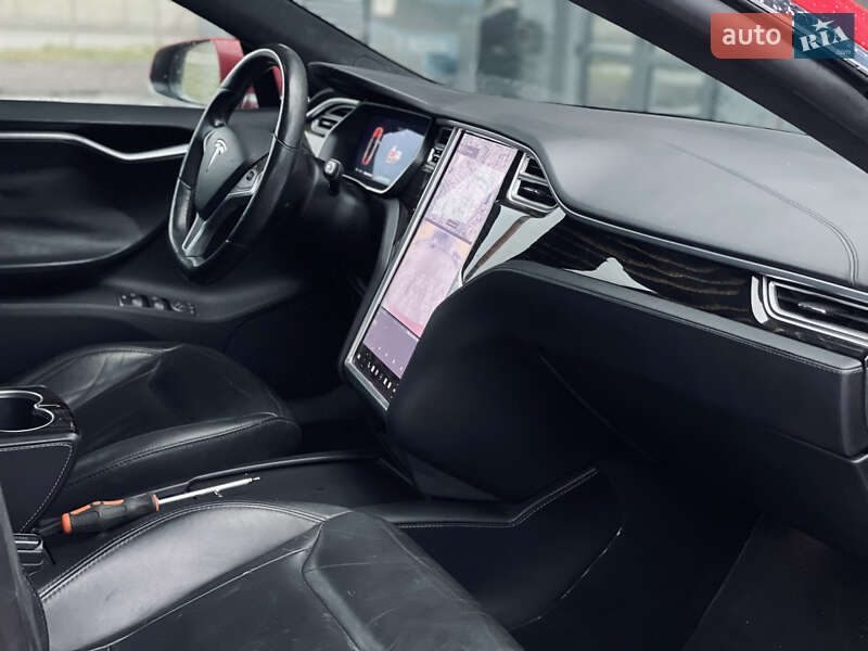 Лифтбек Tesla Model S 2016 в Львове фото 22 Лифтбек Tesla Model S 2016 в Львове