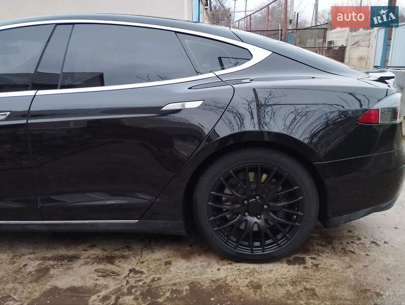 Лифтбек Tesla Model S 2015 в Кривом Роге фото 9 Лифтбек Tesla Model S 2015 в Кривом Роге