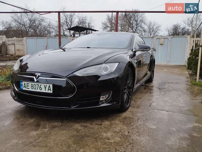 Лифтбек Tesla Model S 2015 в Кривом Роге фото 2 Лифтбек Tesla Model S 2015 в Кривом Роге