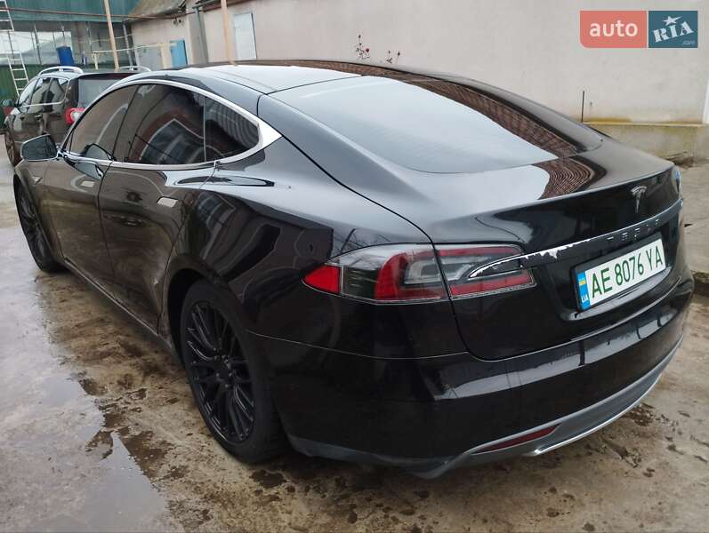 Лифтбек Tesla Model S 2015 в Кривом Роге фото 11 Лифтбек Tesla Model S 2015 в Кривом Роге