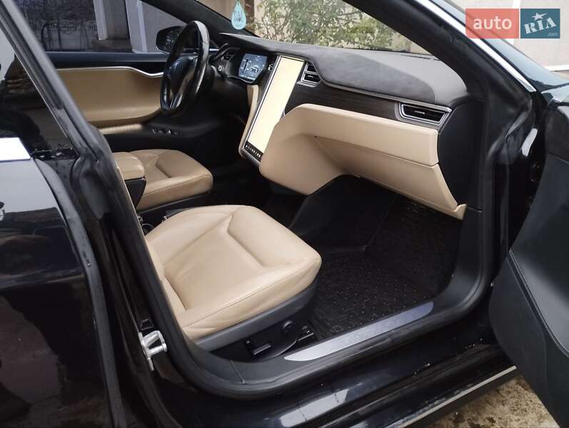 Лифтбек Tesla Model S 2015 в Кривом Роге фото 21 Лифтбек Tesla Model S 2015 в Кривом Роге