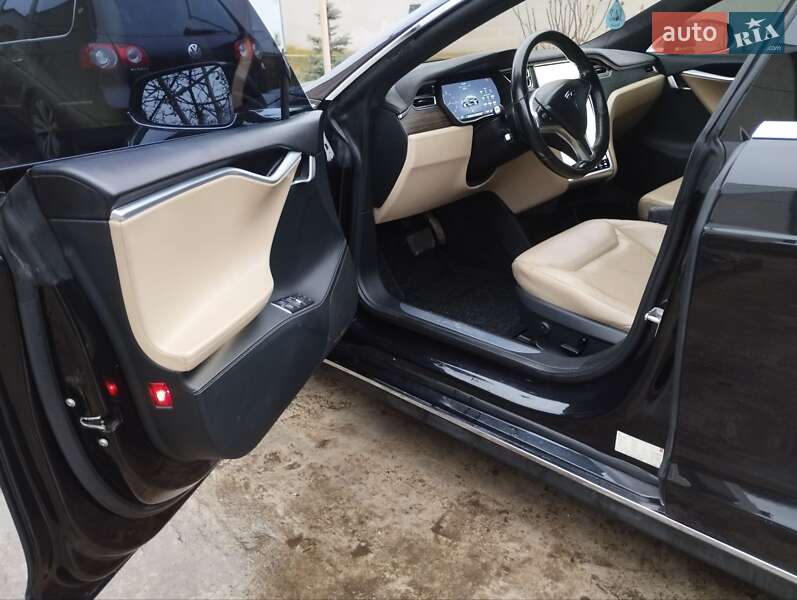 Лифтбек Tesla Model S 2015 в Кривом Роге фото 22 Лифтбек Tesla Model S 2015 в Кривом Роге