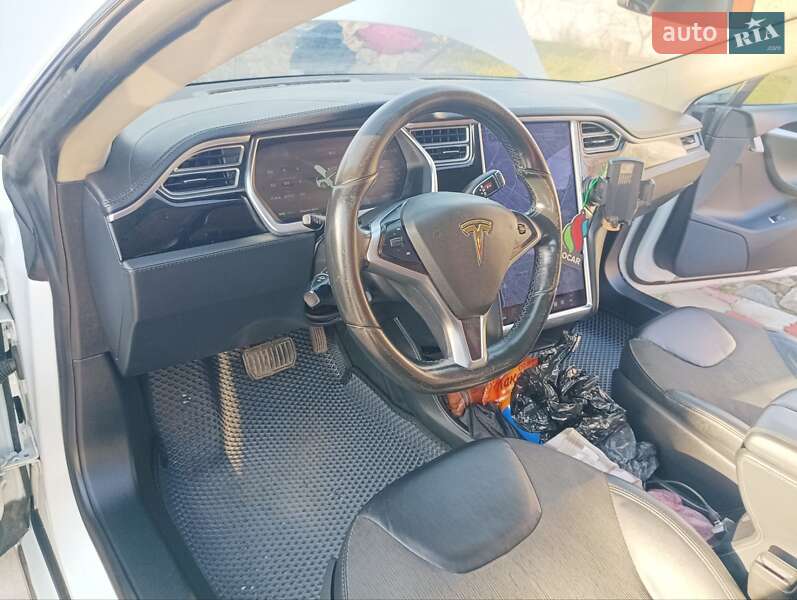 Лифтбек Tesla Model S 2014 в Днепре фото 19 Лифтбек Tesla Model S 2014 в Днепре