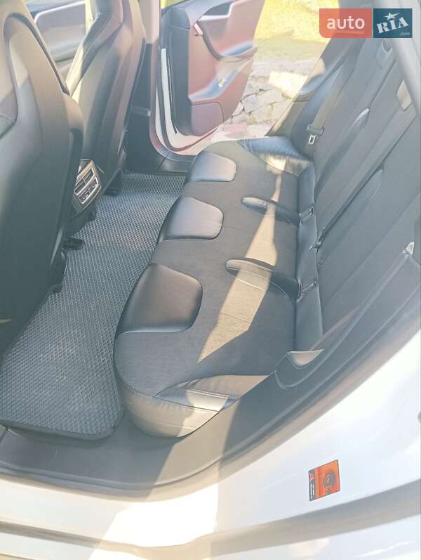 Лифтбек Tesla Model S 2014 в Днепре фото 24 Лифтбек Tesla Model S 2014 в Днепре