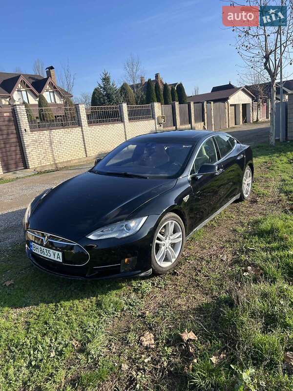 Лифтбек Tesla Model S 2015 в Одессе