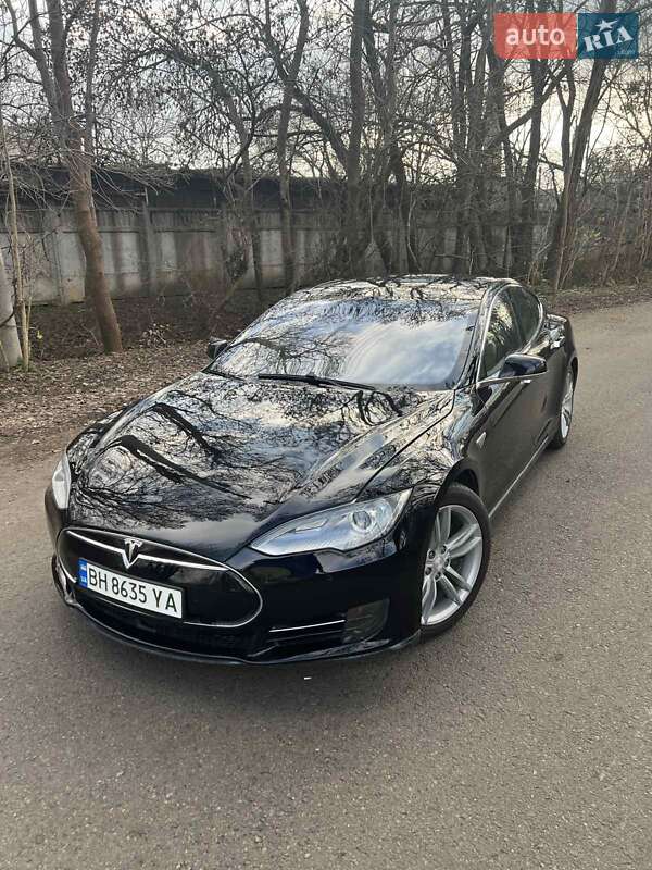Лифтбек Tesla Model S 2015 в Одессе