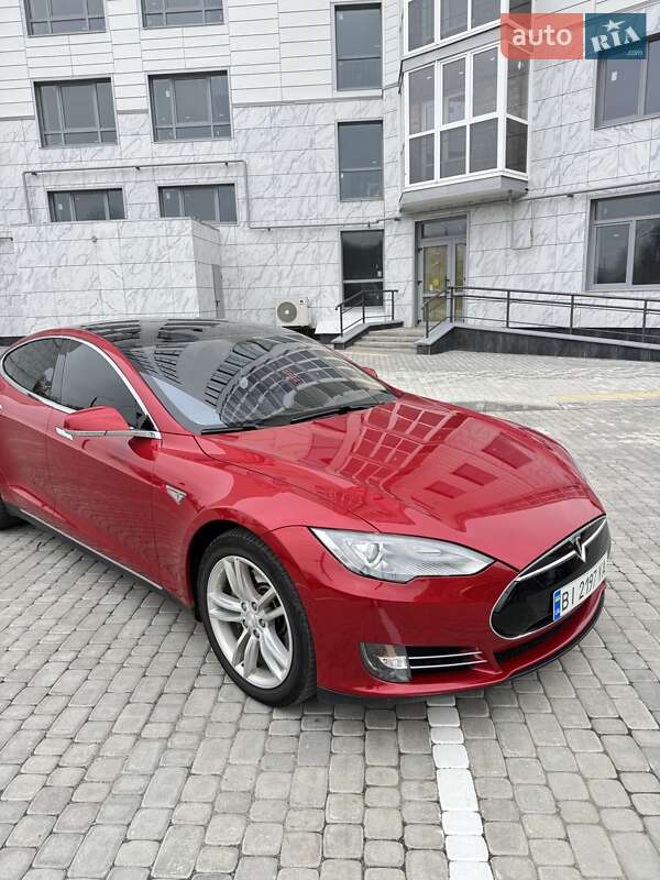 Лифтбек Tesla Model S 2014 в Полтаве фото 20 Лифтбек Tesla Model S 2014 в Полтаве