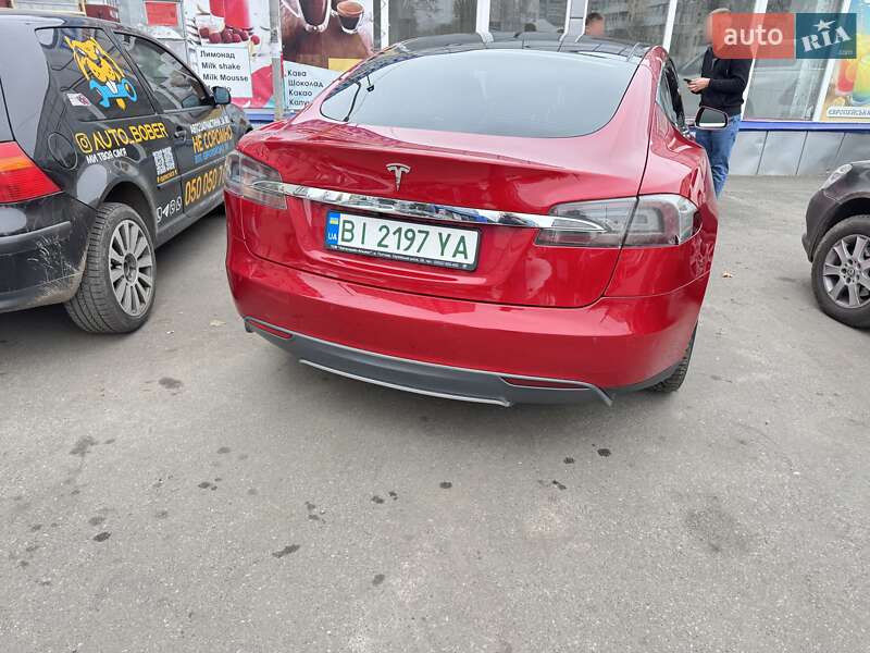 Лифтбек Tesla Model S 2014 в Полтаве фото 24 Лифтбек Tesla Model S 2014 в Полтаве