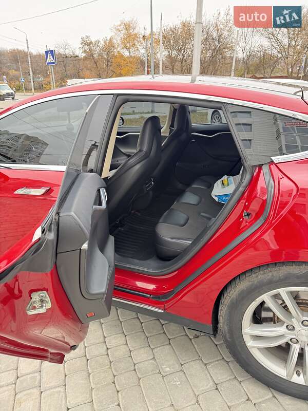 Лифтбек Tesla Model S 2014 в Полтаве фото 49 Лифтбек Tesla Model S 2014 в Полтаве