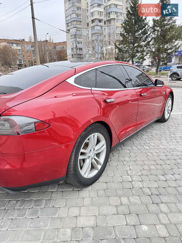 Лифтбек Tesla Model S 2014 в Полтаве фото 58 Лифтбек Tesla Model S 2014 в Полтаве