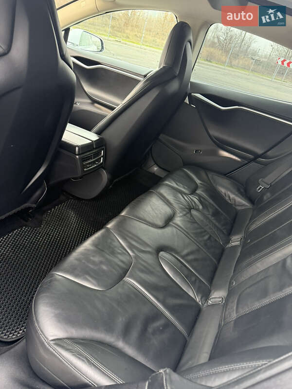 Лифтбек Tesla Model S 2013 в Киеве
