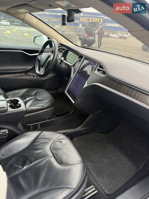 Лифтбек Tesla Model S 2013 в Киеве