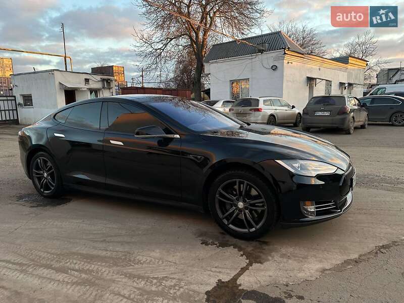 Лифтбек Tesla Model S 2015 в Одессе