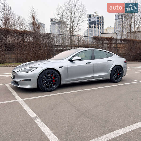 Лифтбек Tesla Model S 2024 в Киеве