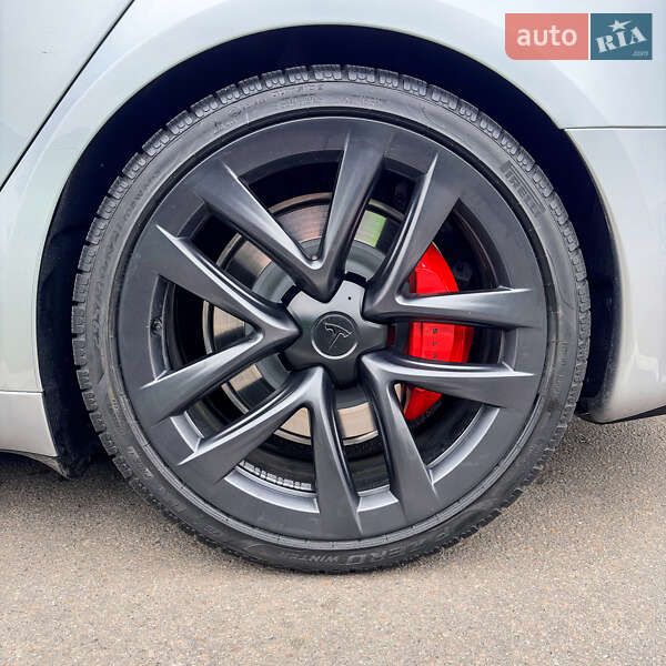 Лифтбек Tesla Model S 2024 в Киеве