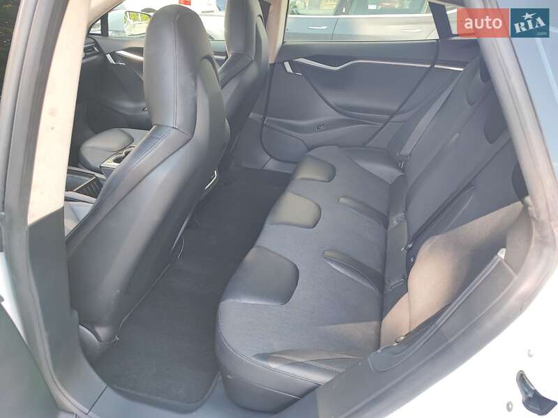Лифтбек Tesla Model S 2016 в Николаеве фото 8 Лифтбек Tesla Model S 2016 в Николаеве