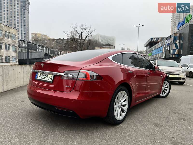 Лифтбек Tesla Model S 2017 в Ватутино
