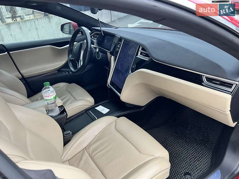 Лифтбек Tesla Model S 2017 в Ватутино