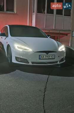 Ліфтбек Tesla Model S 2014 в Києві