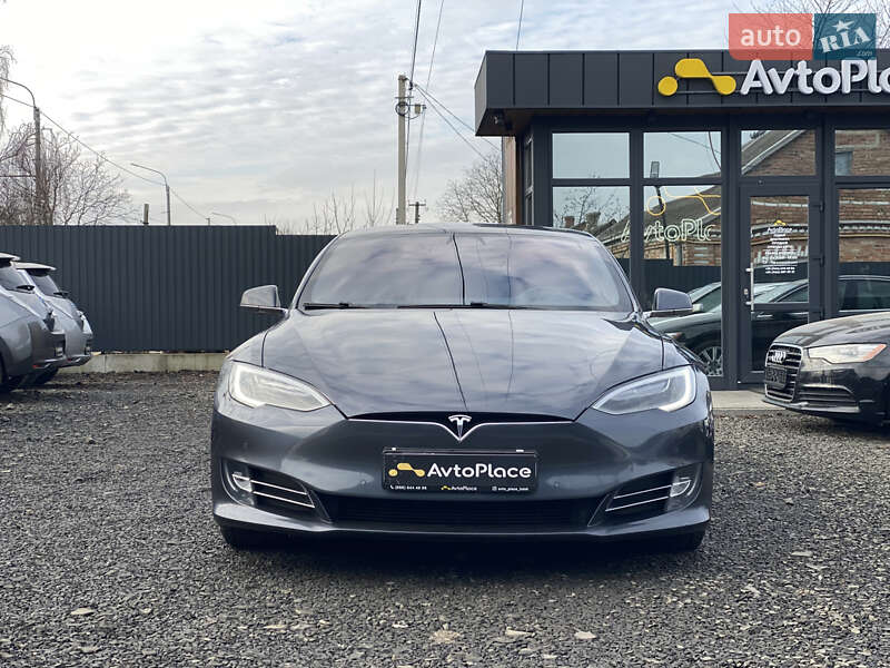 Лифтбек Tesla Model S 2017 в Луцке