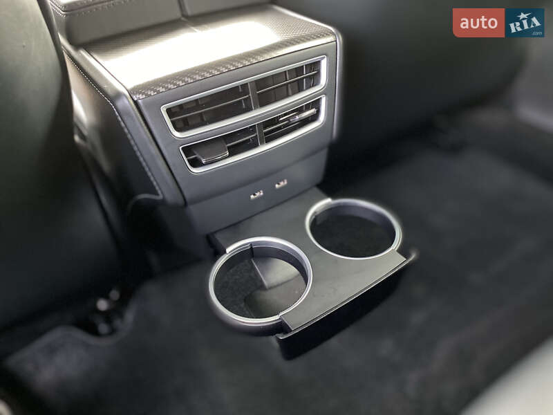 Лифтбек Tesla Model S 2017 в Луцке