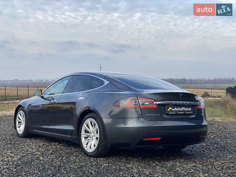 Лифтбек Tesla Model S 2017 в Луцке