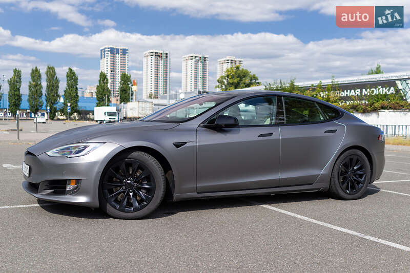 Лифтбек Tesla Model S 2019 в Киеве