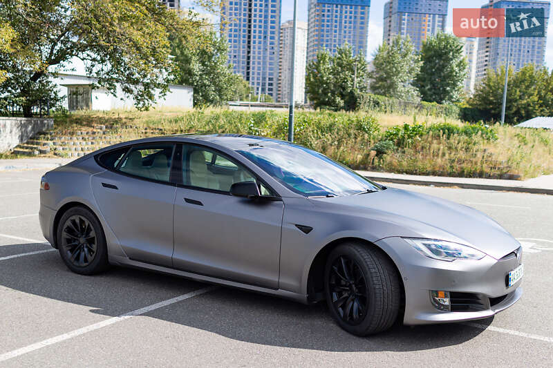 Лифтбек Tesla Model S 2019 в Киеве