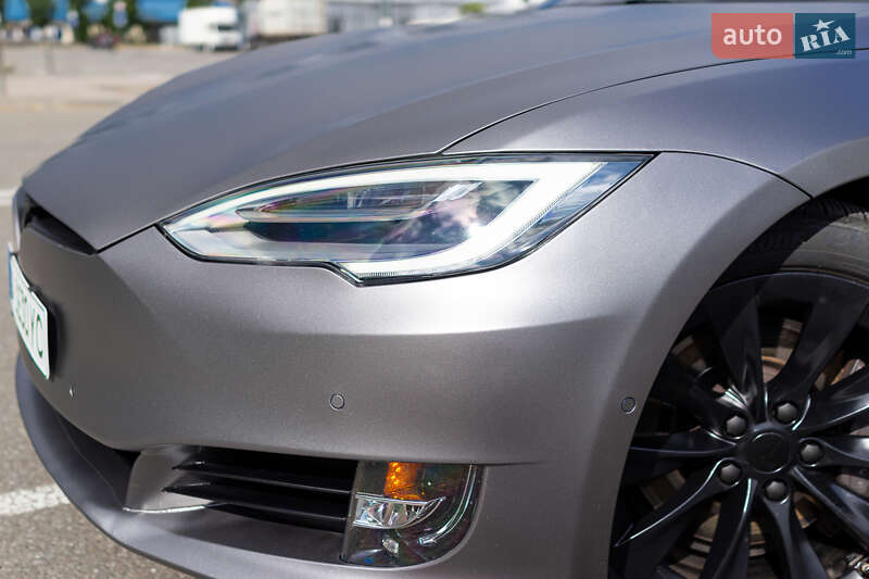 Лифтбек Tesla Model S 2019 в Киеве