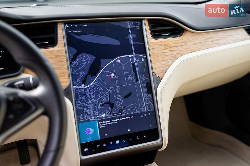 Лифтбек Tesla Model S 2019 в Киеве