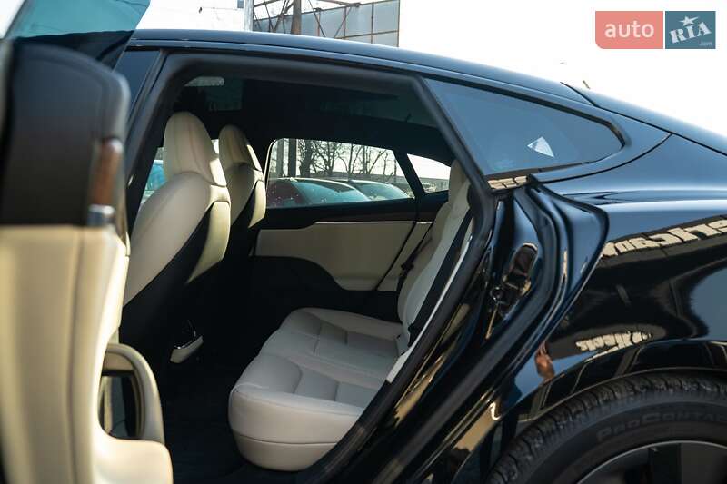 Лифтбек Tesla Model S 2021 в Черновцах фото 37 Лифтбек Tesla Model S 2021 в Черновцах