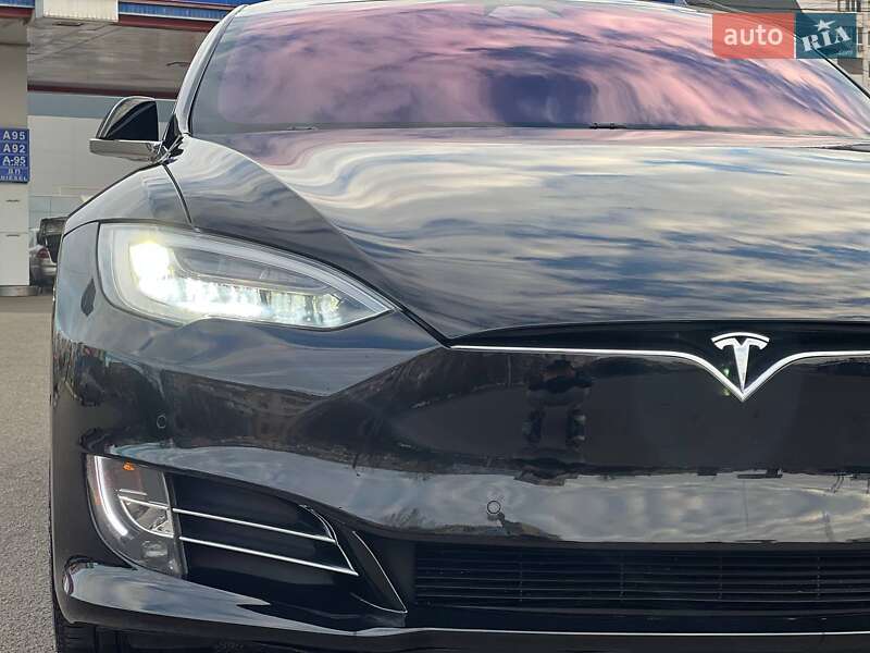 Лифтбек Tesla Model S 2019 в Одессе