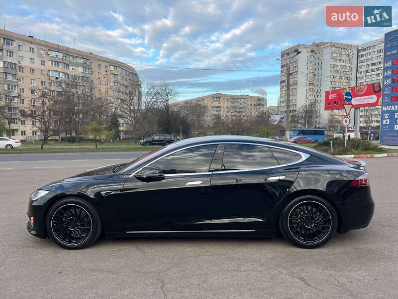 Лифтбек Tesla Model S 2019 в Одессе