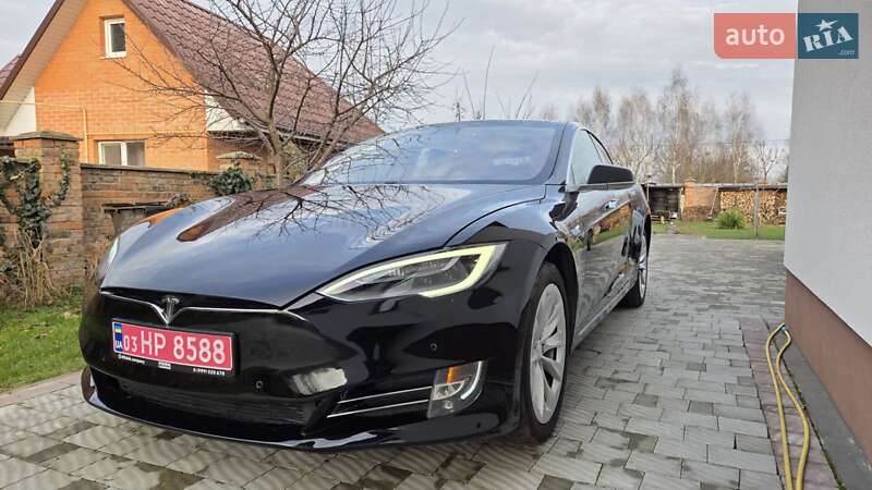 Лифтбек Tesla Model S 2018 в Луцке