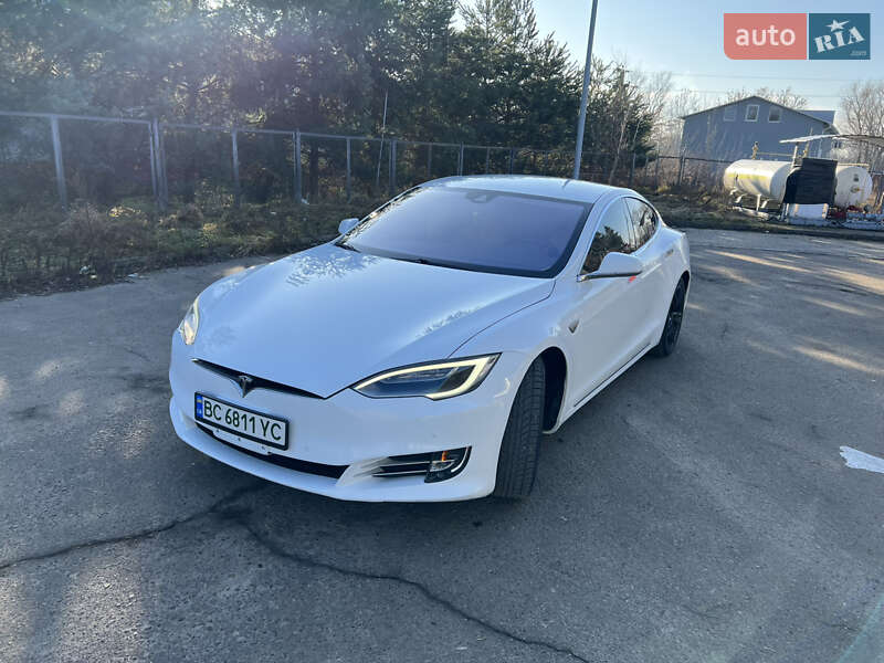 Лифтбек Tesla Model S 2016 в Самборе