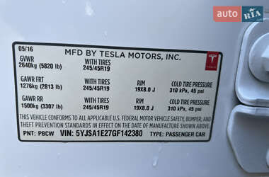 Лифтбек Tesla Model S 2016 в Самборе