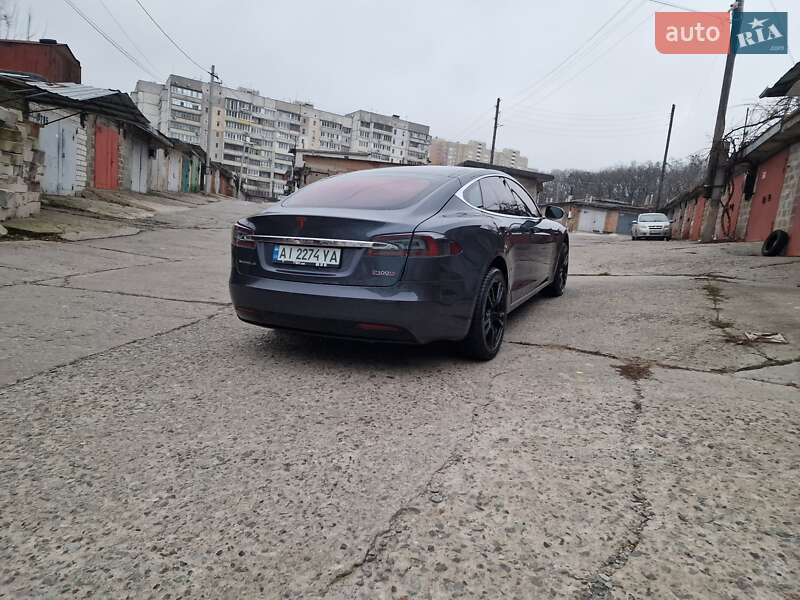 Лифтбек Tesla Model S 2018 в Вышгороде