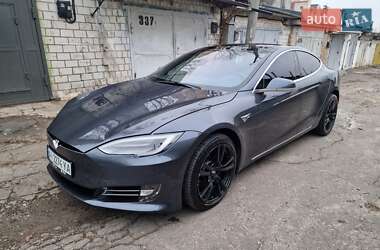 Лифтбек Tesla Model S 2018 в Вышгороде
