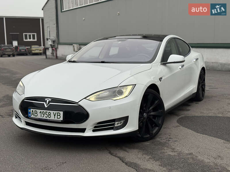Tesla Model S 2014
