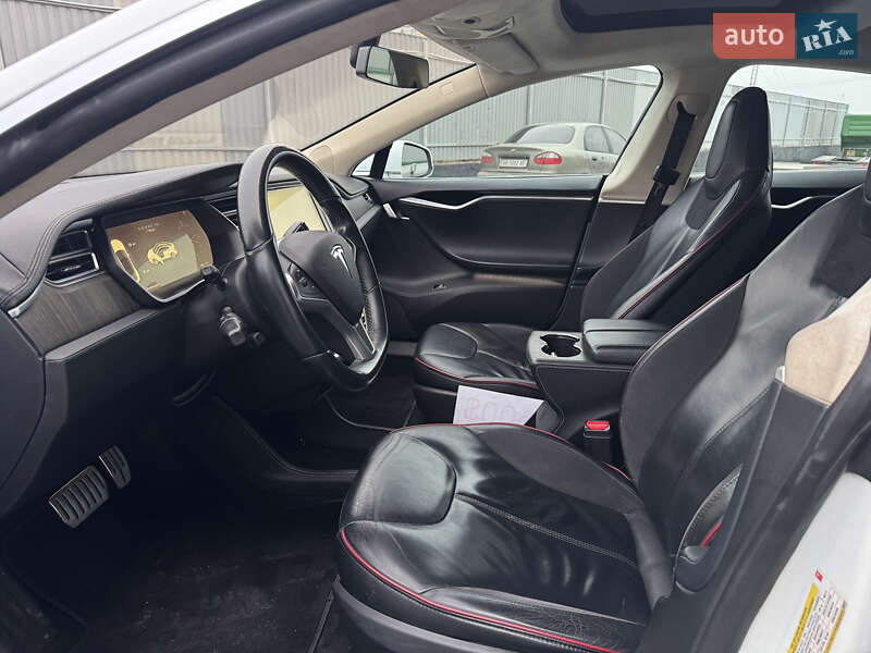 Лифтбек Tesla Model S 2014 в Виннице
