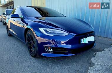 Ліфтбек Tesla Model S 2018 в Дніпрі