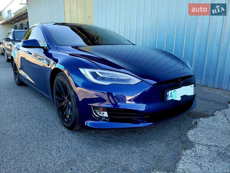 Tesla Model S 2018