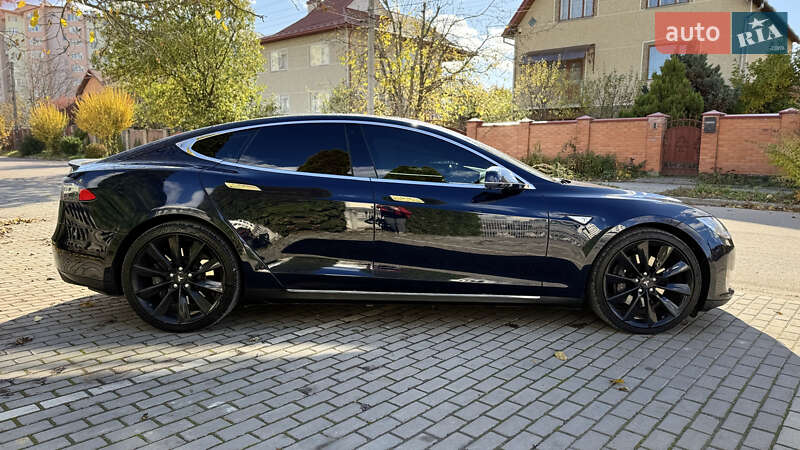 Лифтбек Tesla Model S 2014 в Ивано-Франковске