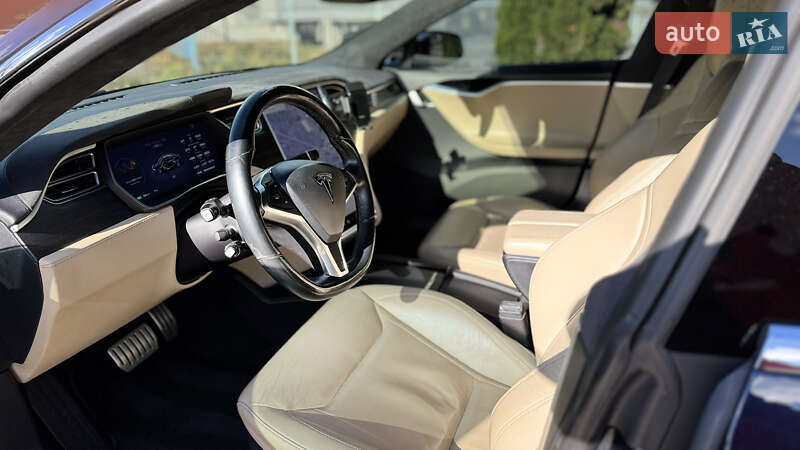 Лифтбек Tesla Model S 2014 в Ивано-Франковске