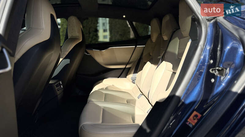 Лифтбек Tesla Model S 2014 в Ивано-Франковске